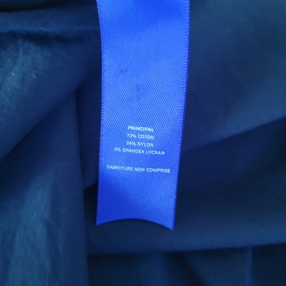 Kit & Ace Stretch Shirting V-neck blouse - Picture 10 of 10